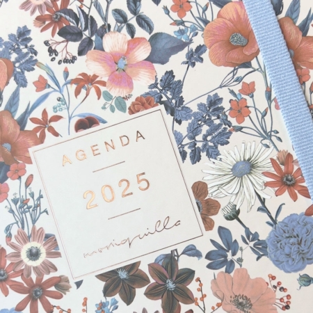 Agenda 2025 Finocam Moniquilla E10 1 día página amapola